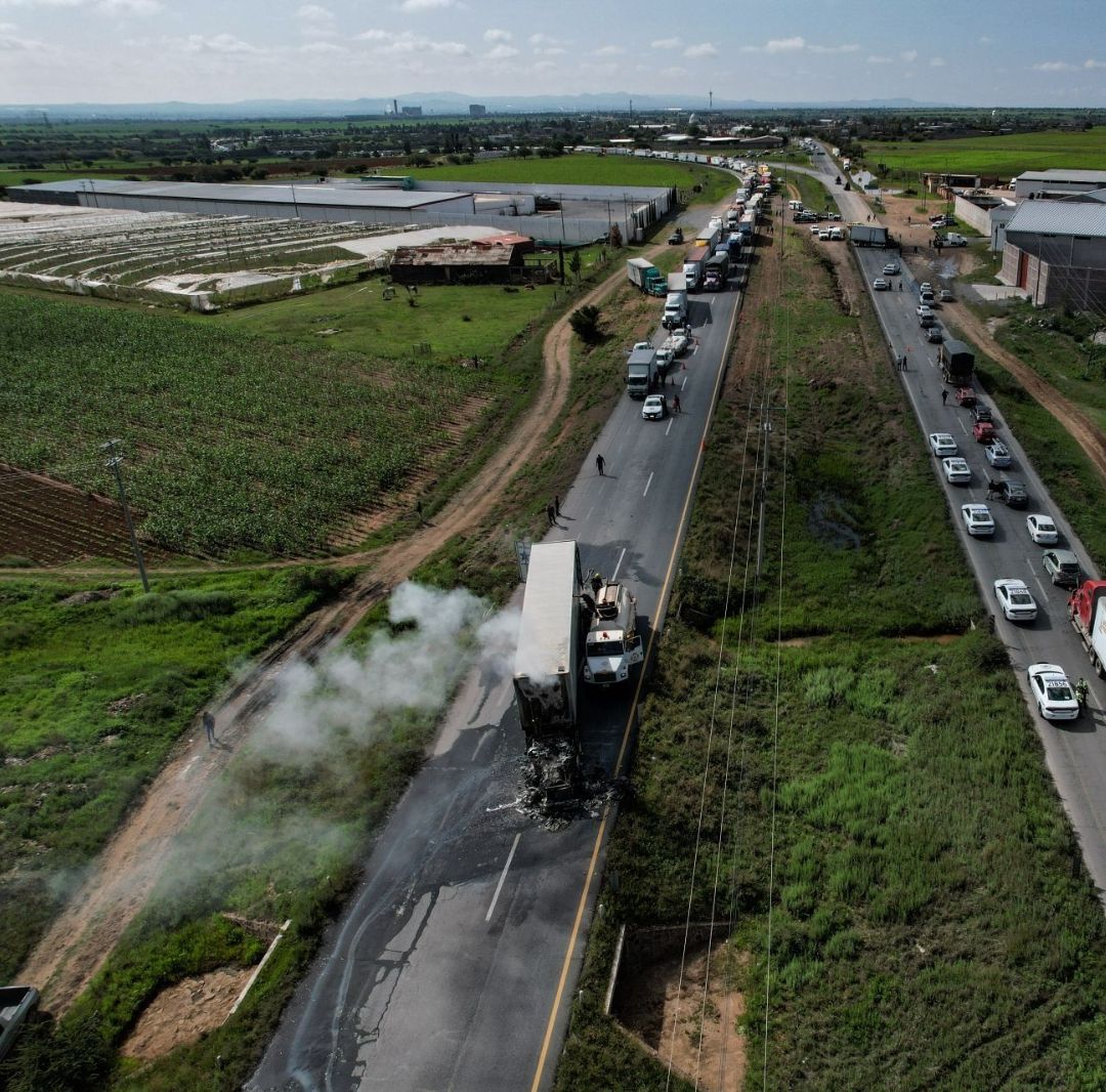 Carreteras bloqueadas hoy. Foto: Cuartoscuro
